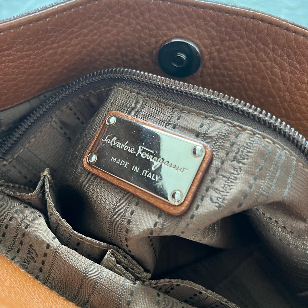 Salvatore Ferragamo Gancini Shoulder Bag Brown - Picture 10 of 13